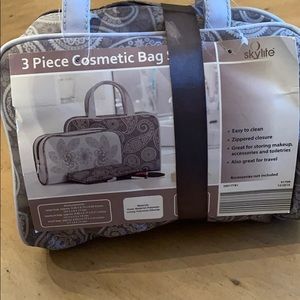 NWT 3 Piece Cosmetic Bag Set